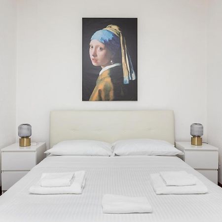 1 Bedroom & 1 Living Room Apt - Duomo 5 밀라노 외부 사진